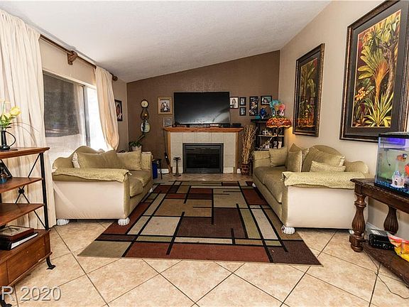 5th image of 212 Sunbeam Dr