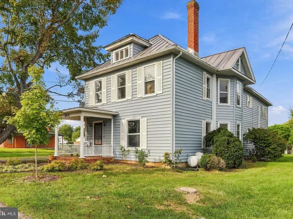564 W Spring St, Woodstock, VA 22664