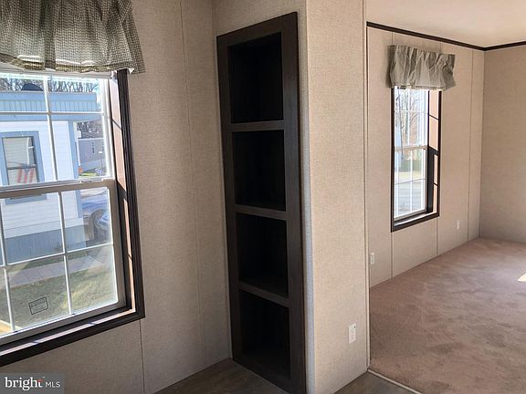 4th image of 4B Maplewood Ln