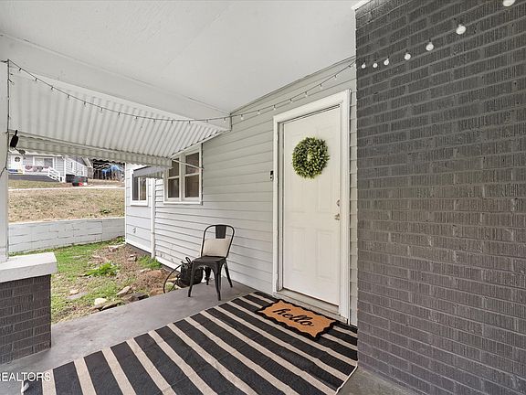 3rd image of 119 Old State Cir