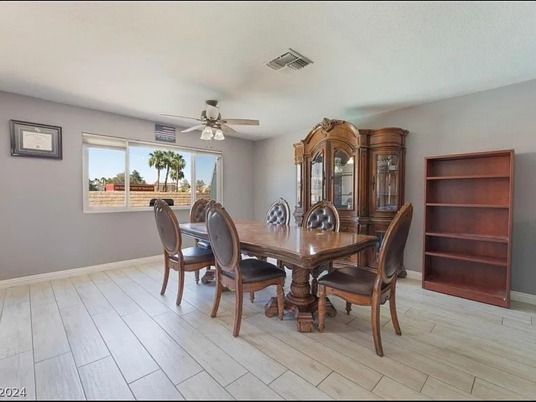 580 Chelsea Dr — Photo 18