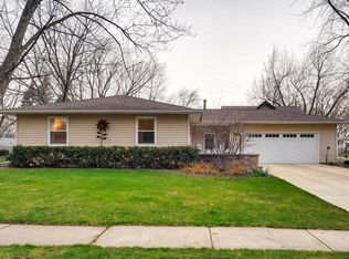 4330 Hoover St, Rolling Meadows, IL 60008