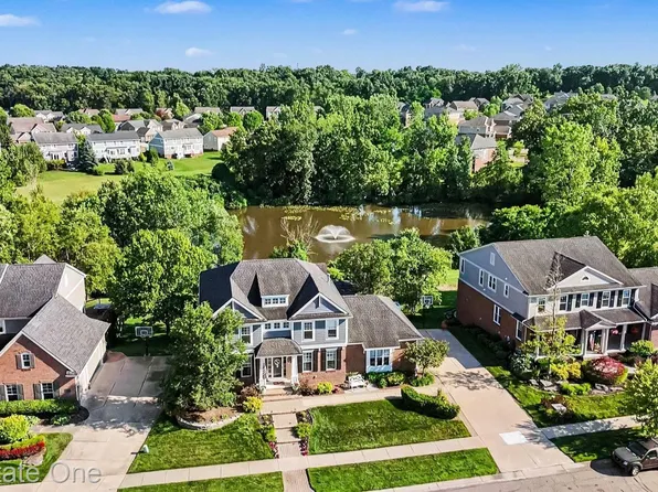 1809 Cheshire Ln, Commerce Township, MI 48382