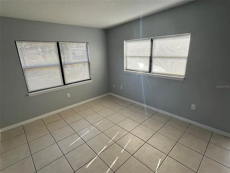 109 Beach Dr — Photo 8
