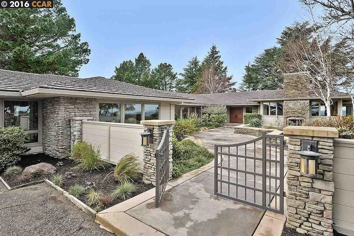 60 Donald Dr photo 1