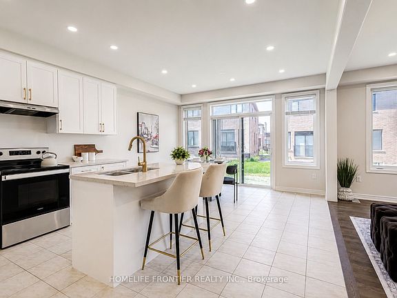 4th image of 879 Plum Pl