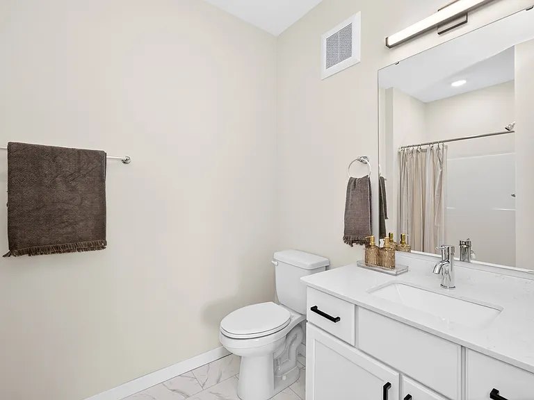 Grand 52 Apartments — Photo 16