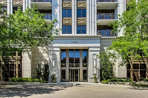 1322 S Prairie Ave Photo 1