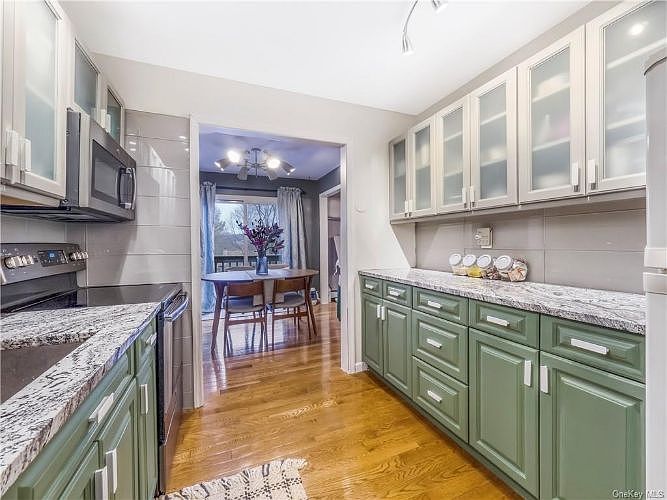 1st image of 4 Heritage Dr Unit G