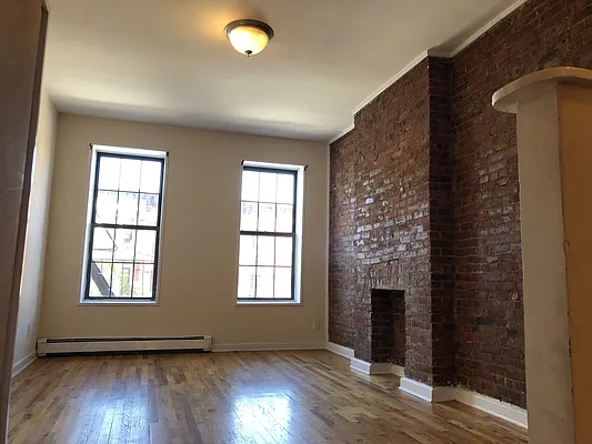 Rented by Longbrook Real Estate Capital LLC | media 11