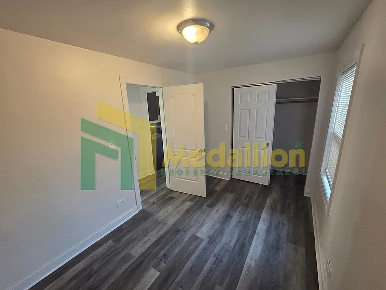9341 S Parnell Ave — Photo 10