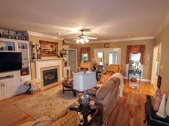 5th image of 132 Garden Park Dr
