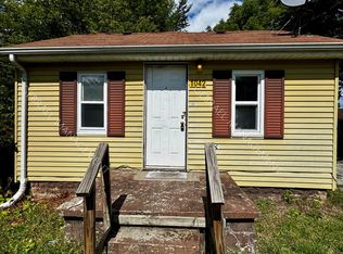 1042 W McLean Ave, Flint, MI 48507