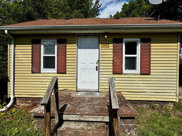 1042 W McLean Ave, Flint, MI 48507