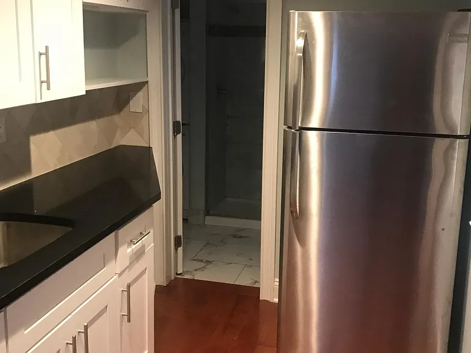 87 Saugatuck Ave #1