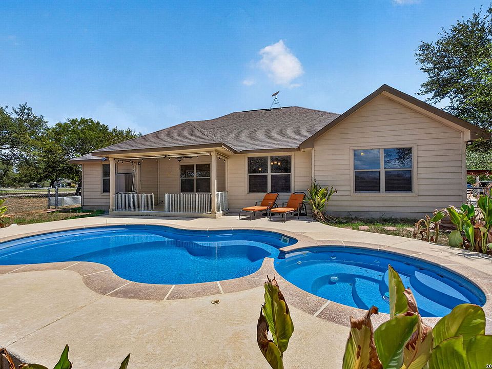1st image of 555 CIMARRON SQ