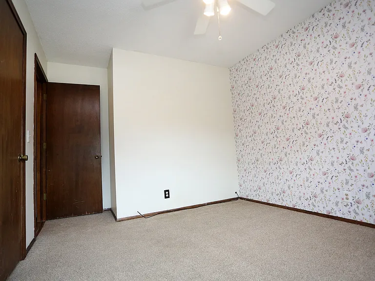 6734 S 73rd Ave — Photo 41