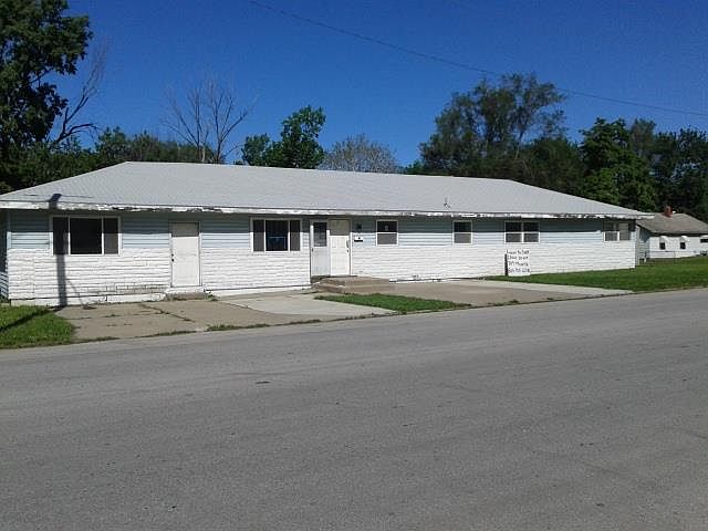1st image of 613 N 3rd St