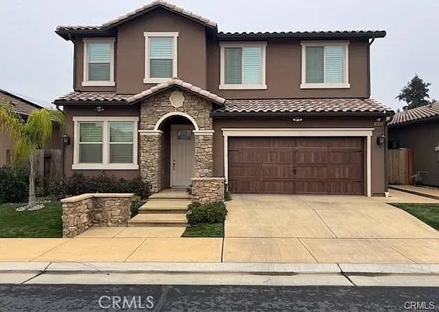 3 bed, 2347 sqft, $4,200 — Photo 1