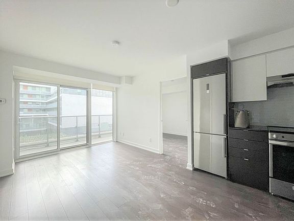 5th image of 120 Varna Dr #502