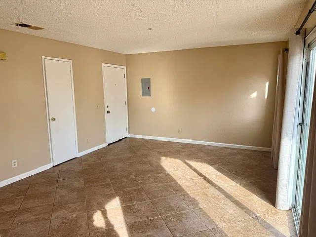 1507 S Euclid Ave — Photo 4