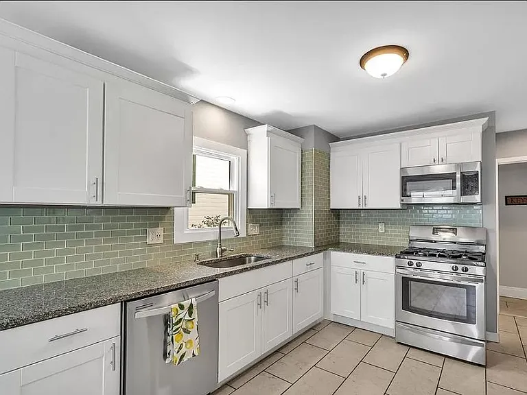 1647 Bunts Rd — Photo 10