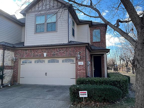 2nd image of 600 Gray Stone Ln