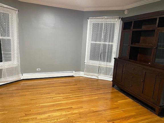 5th image of 3343 N Monticello Ave #2