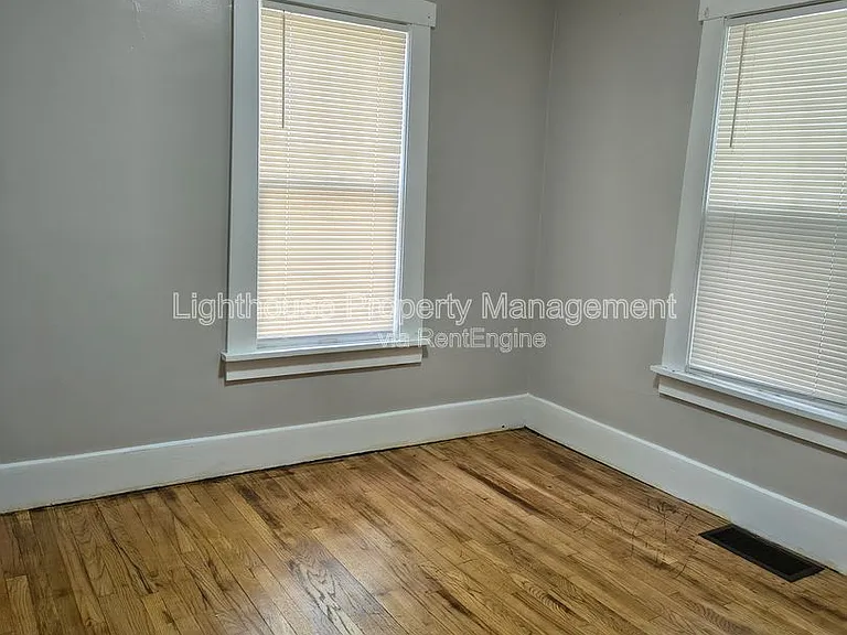 3040 Temple St — Photo 10