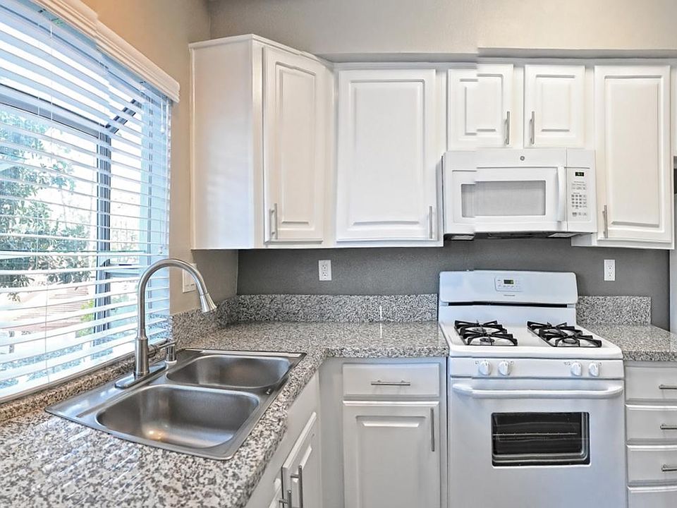 1st image of 26160 Laguna Ct APT 121