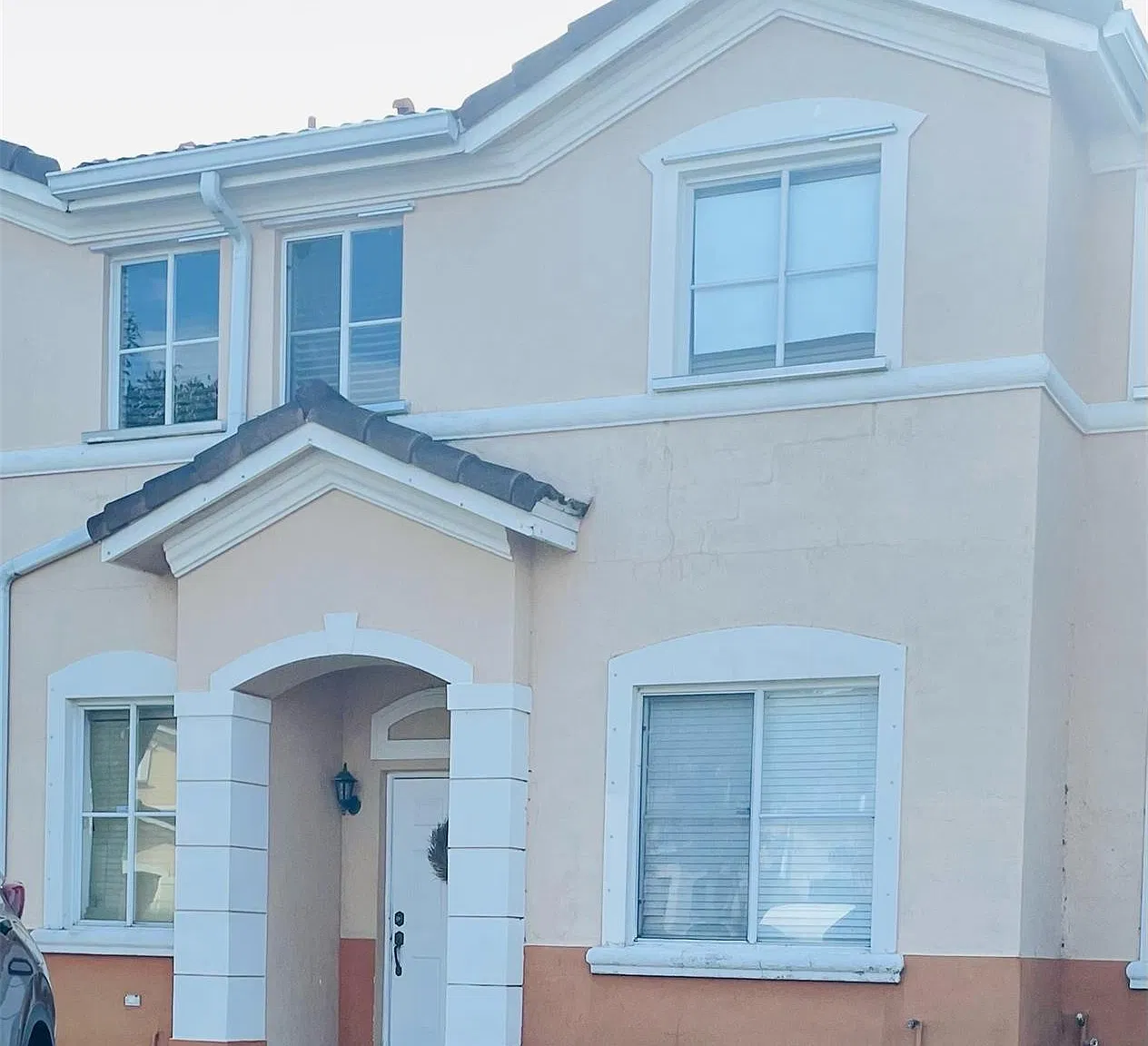4 bed, 3.0 bath, 1500 sqft, $3,100 — Photo 1