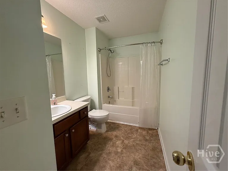 138 Silverton Rd — Photo 9