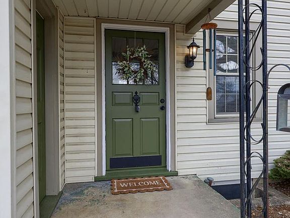 2nd image of 1297 Graystone Rd