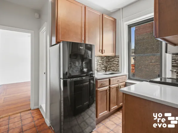 227 West 11th Street image 5 of 8