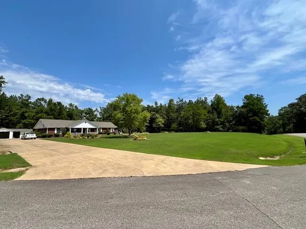 219 Pearl Daniel Dr, Booneville, MS 38829