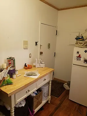 Rented by Chartwell Manhattan Realty | media 17