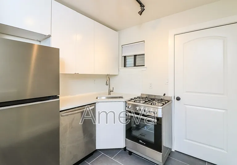755 Saint Charles Ave NE #2 — Photo 7