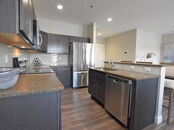 3rd image of 314 N Hamilton St #203