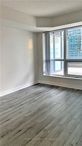 5162 Yonge St Photo 1