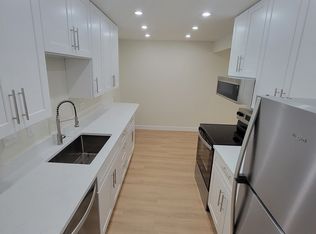 700 Perrie Dr APT 113, Elk Grove Village, IL 60007