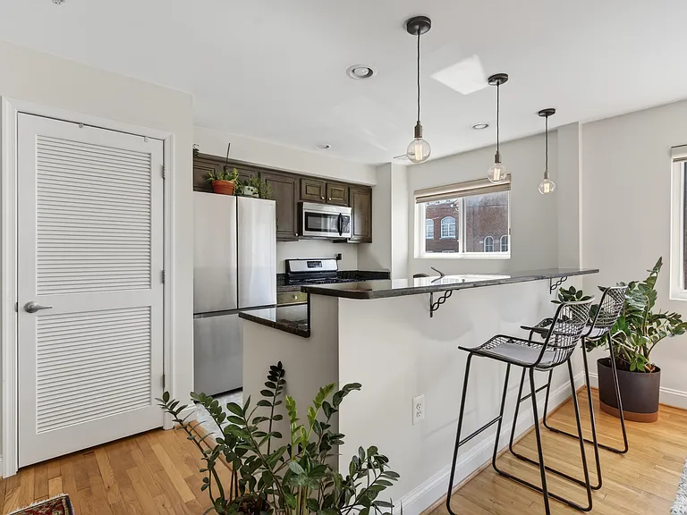 804 Taylor St NW #305 — Photo 5