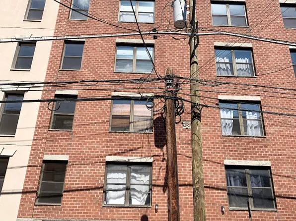 358 2nd St APT 6A, Hoboken, NJ 07030