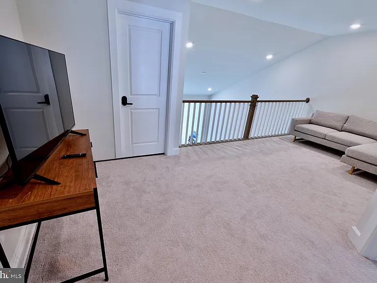 33731 Freeport Dr — Photo 21
