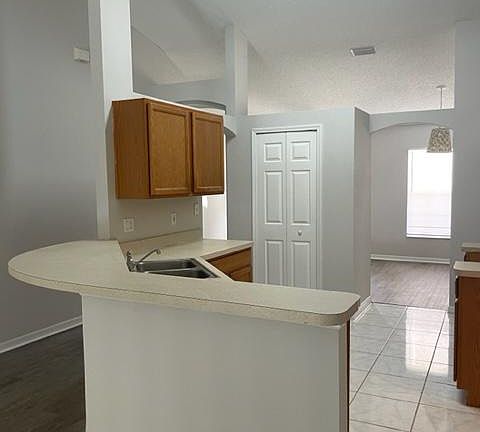 2nd image of 30 Bird Of Paradise Dr