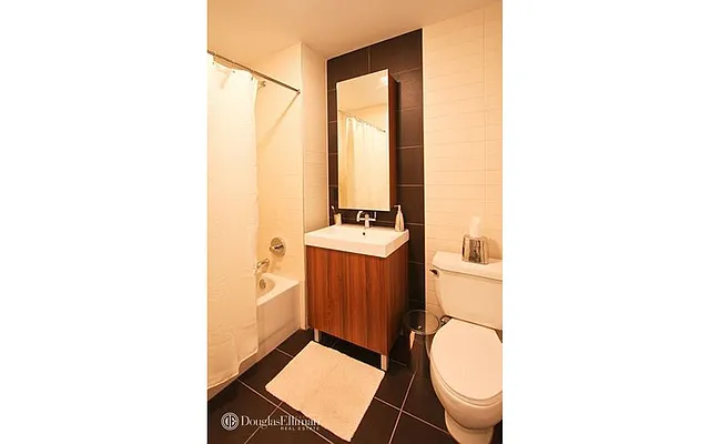 Rented by Douglas Elliman | media 38