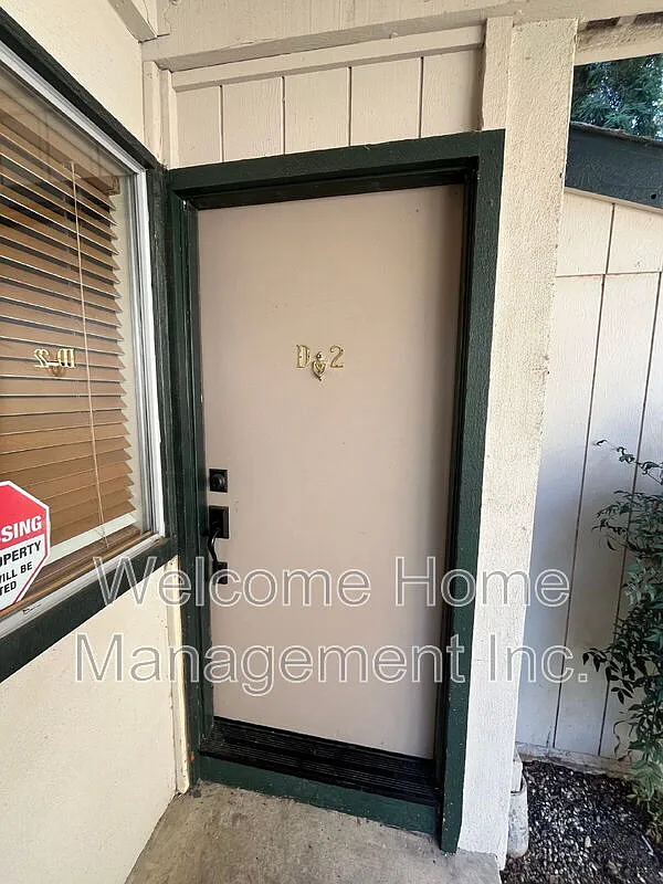2 bed, 1.0 bath, 902 sqft, $2,295 — Photo 2