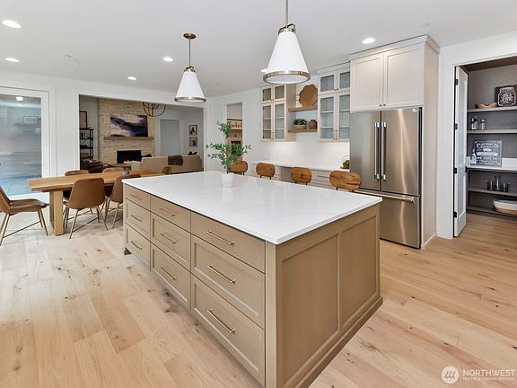 5th image of 10208 174th Avenue E