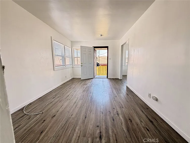 2433 W Beverly Blvd #1/2 — Photo 11