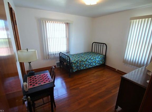 5th image of 19306 Chickasaw Ave