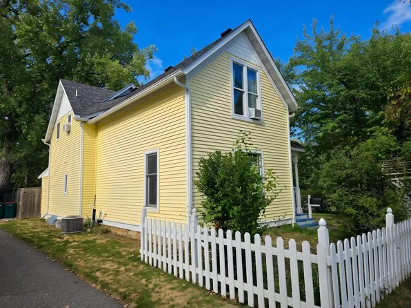 809 Oak St, Hudson, WI 54016